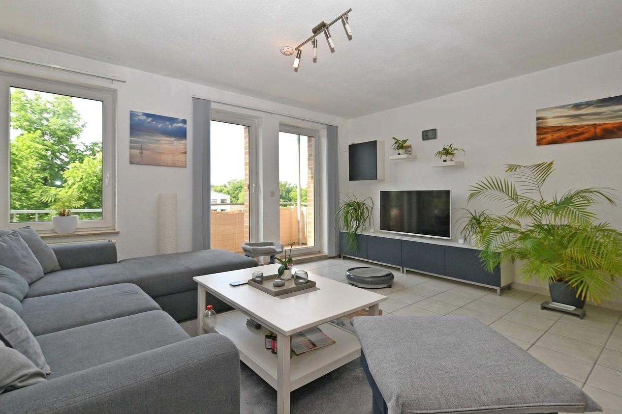 großes Wohnzimmer weitere Ansicht