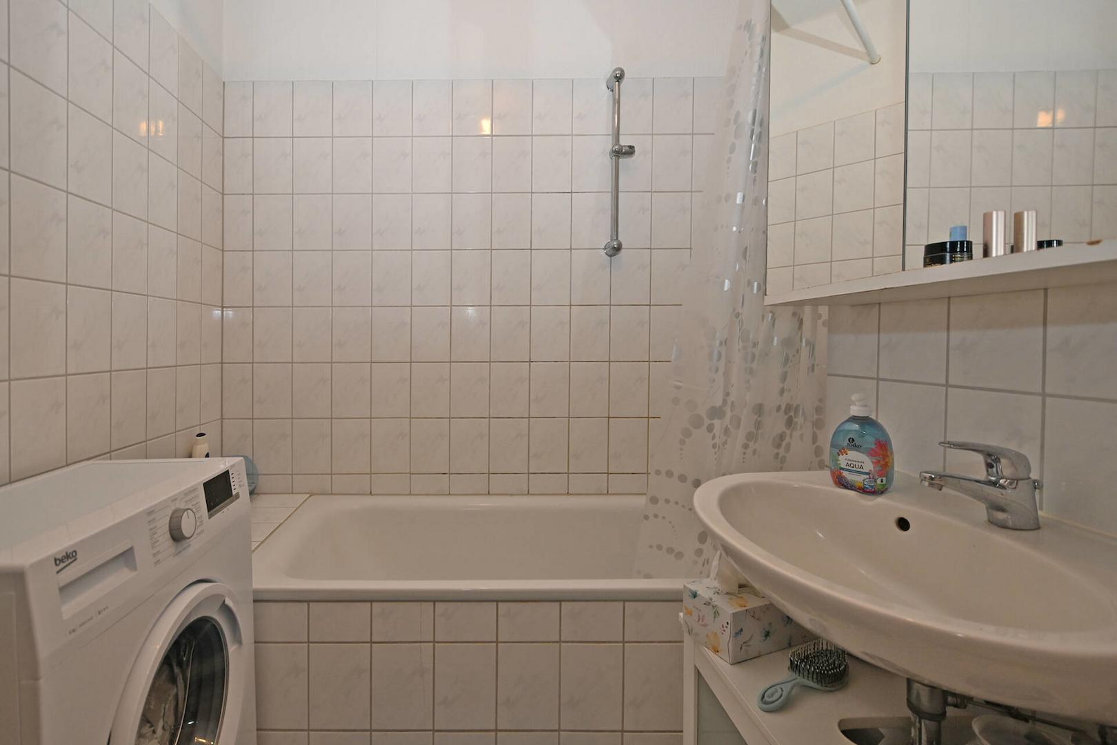 gefliestes Badezimmer