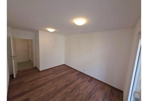 Helles Zimmer 1 mit Balkon