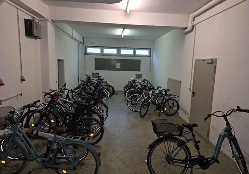 Großer, sicherer Fahrradraum