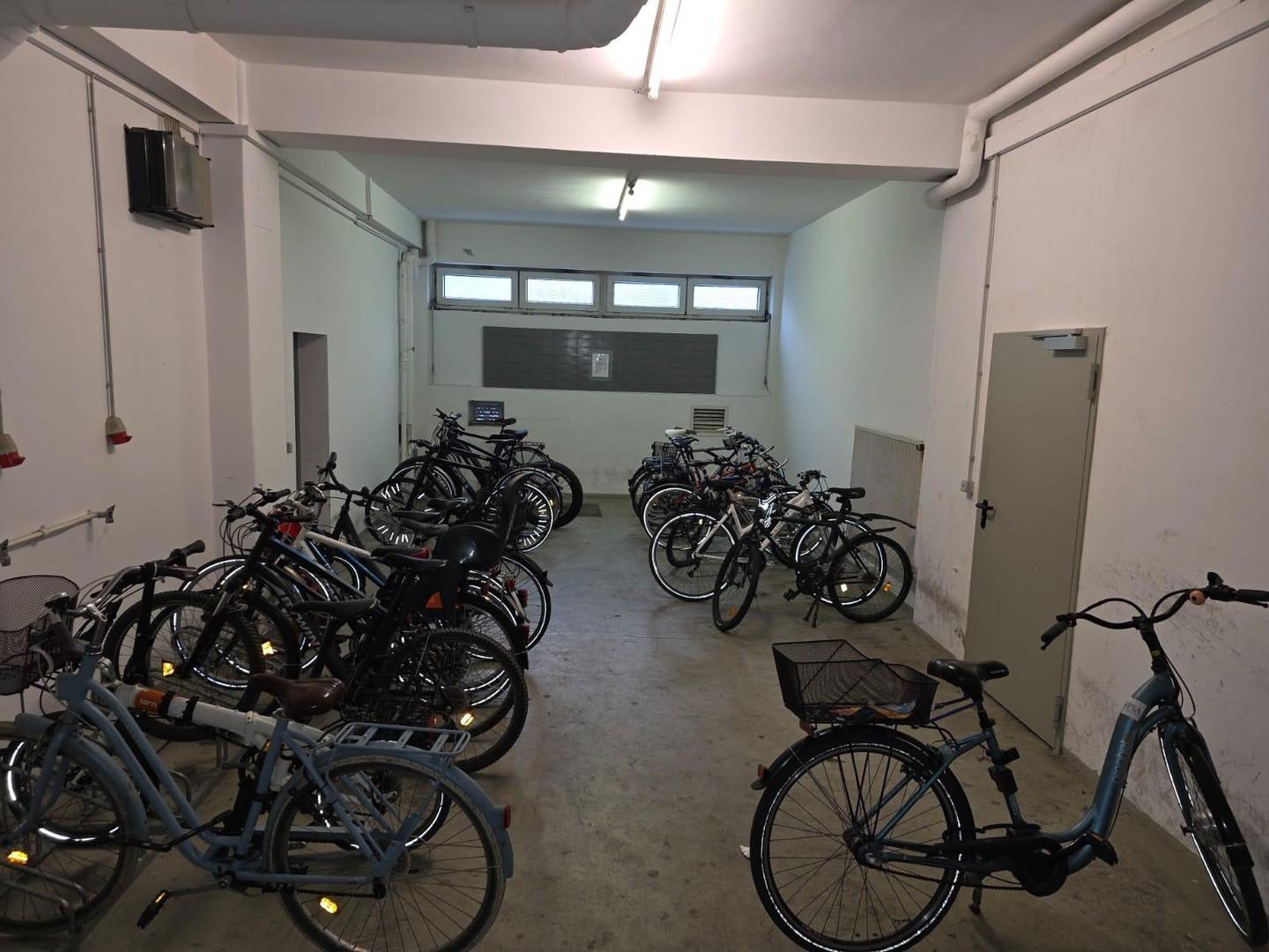 Großer, sicherer Fahrradraum