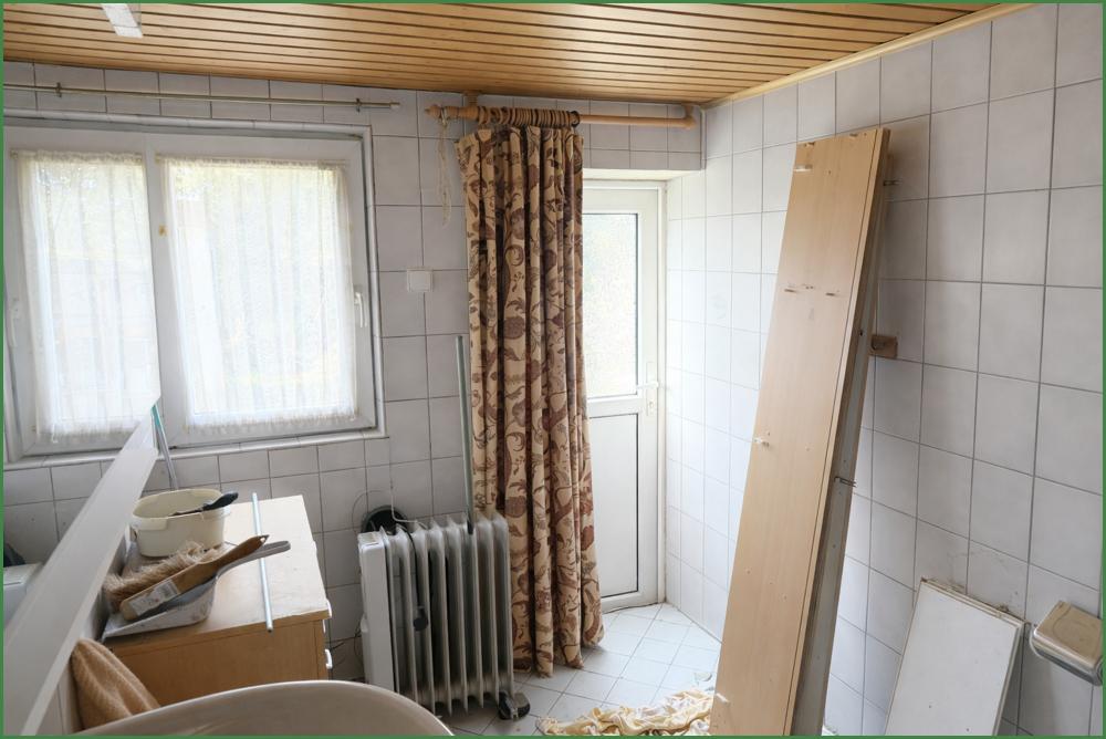 Badezimmer Erdgeschoss mit Zugang zum Garten