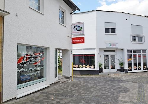 Pläne und zusätzliche Fotos auf Anfrage