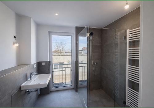 Tageslichtbad mit Dusche