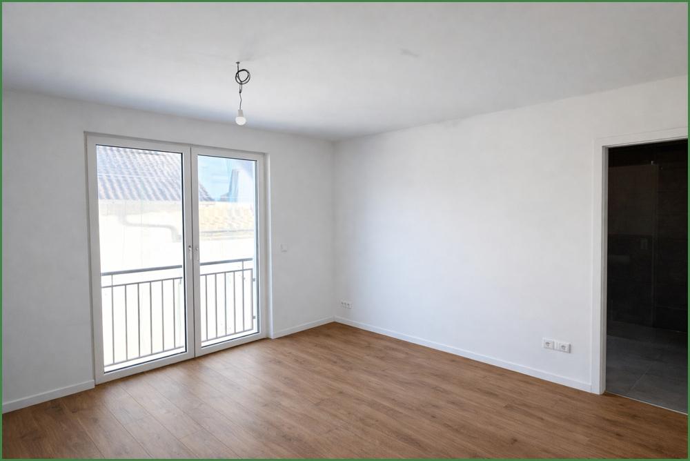 Schlafzimmer mit integriertem Badezimmer
