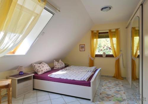 Blick ins Schlafzimmer