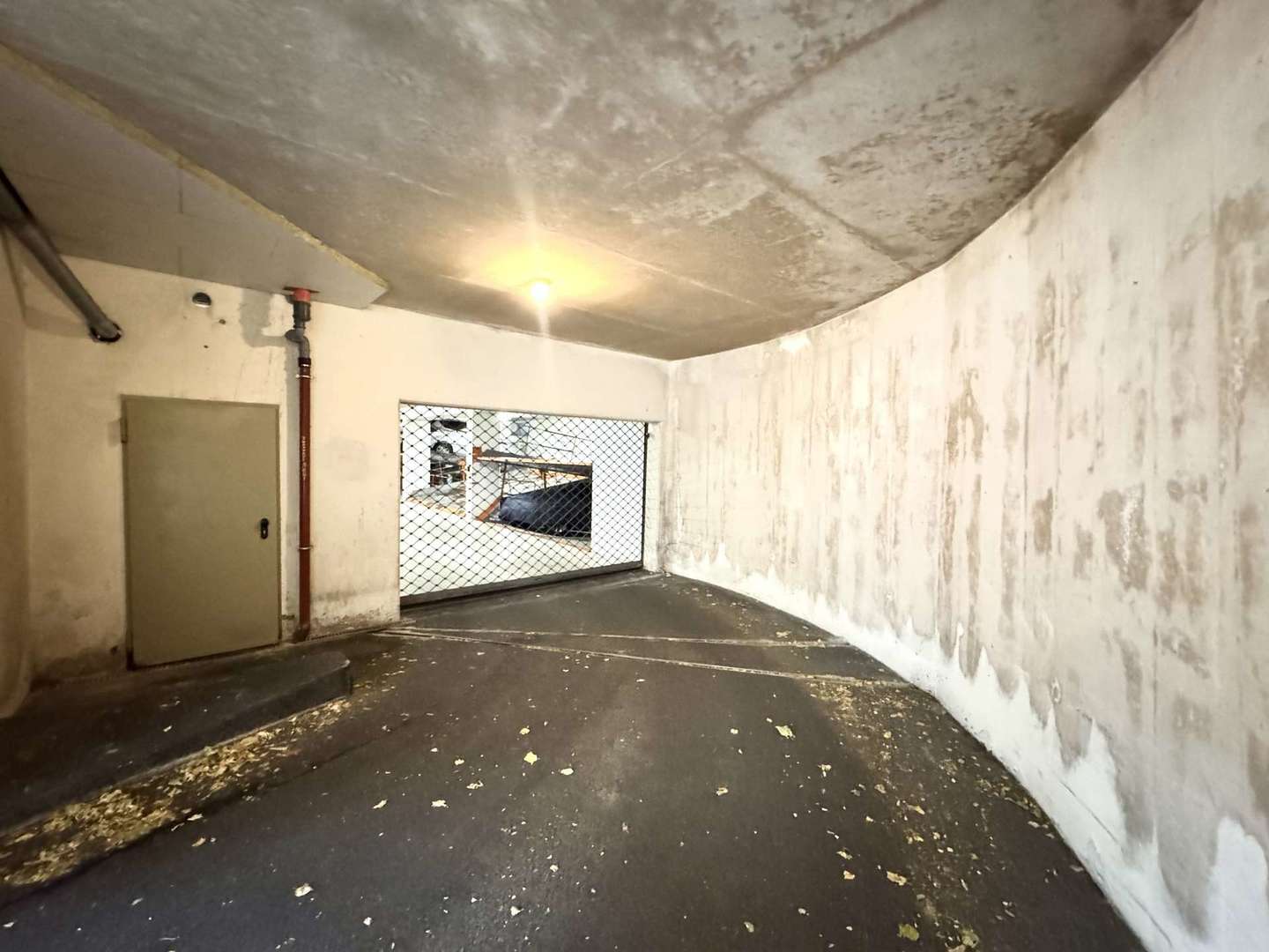 Toransicht Zugang zur Tiefgarage 