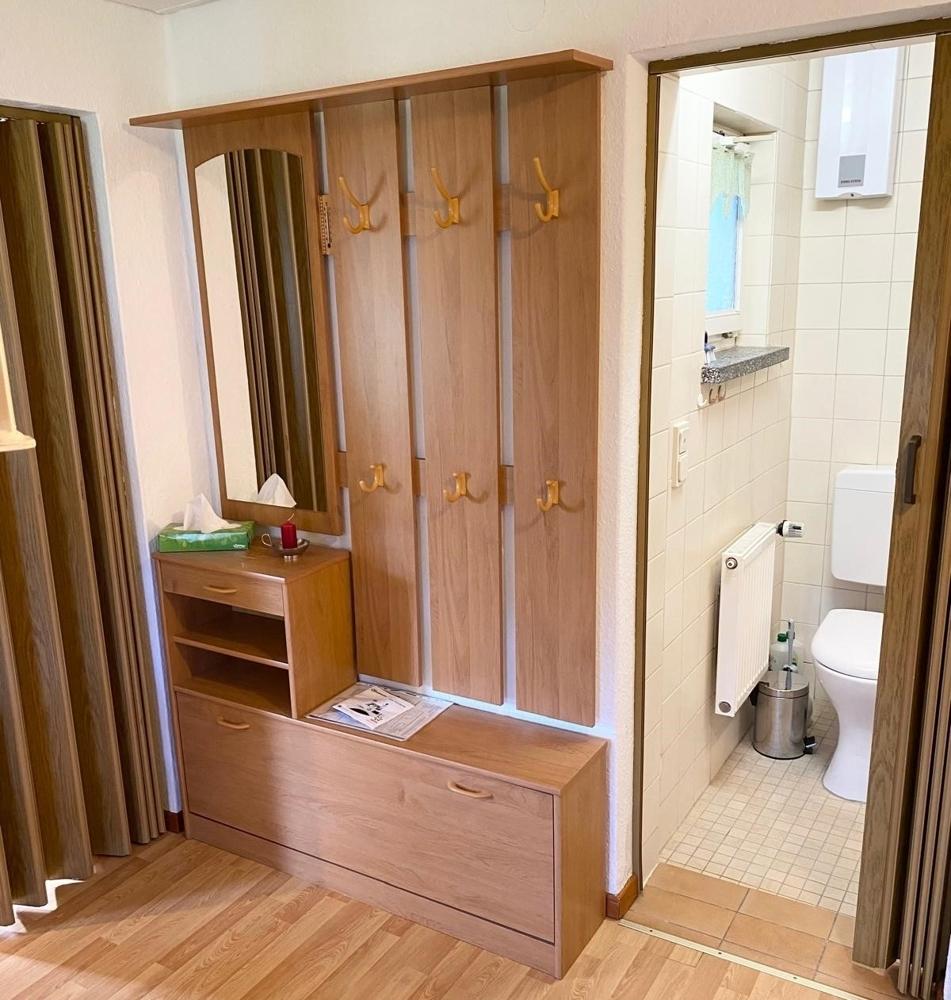 Garderobe EG