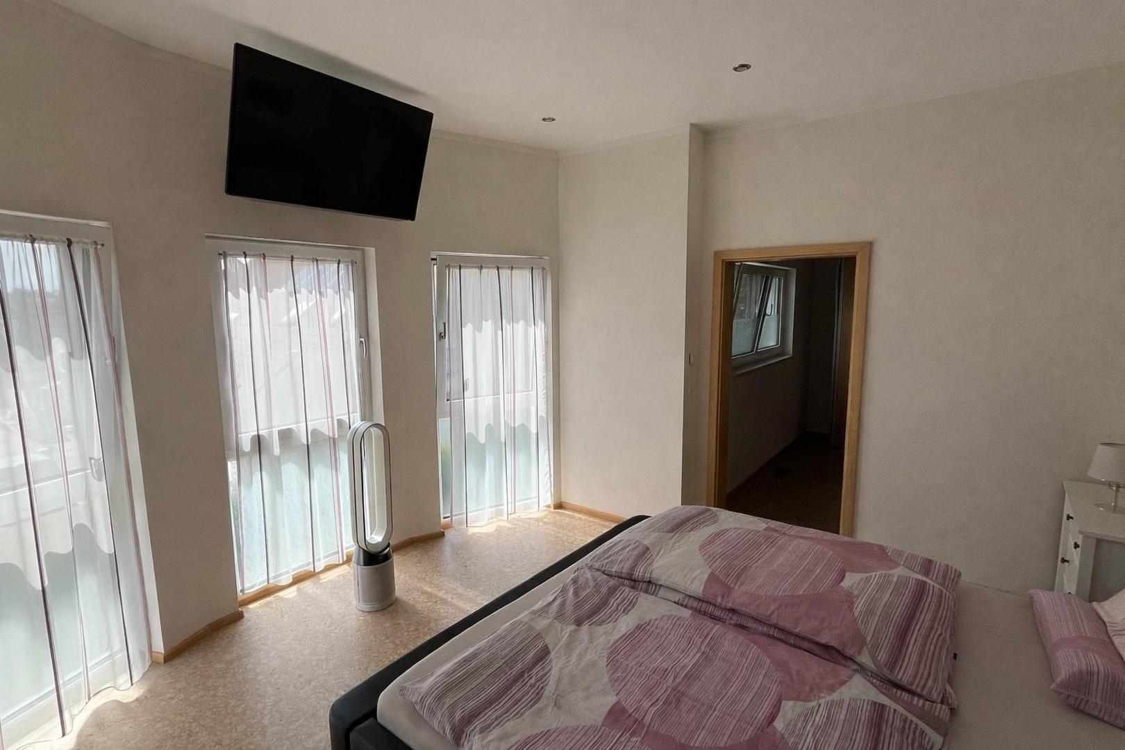 Masterbedroom mit TV