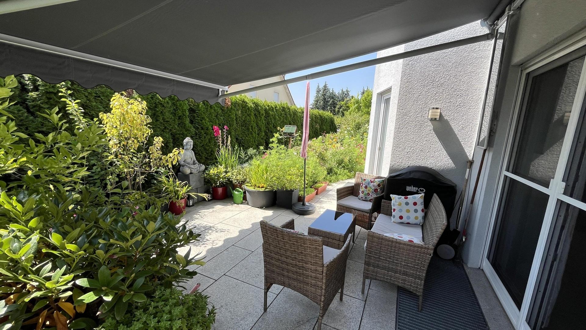 Terrasse mit Markise