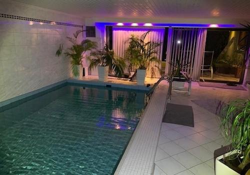 Indoor Pool offen