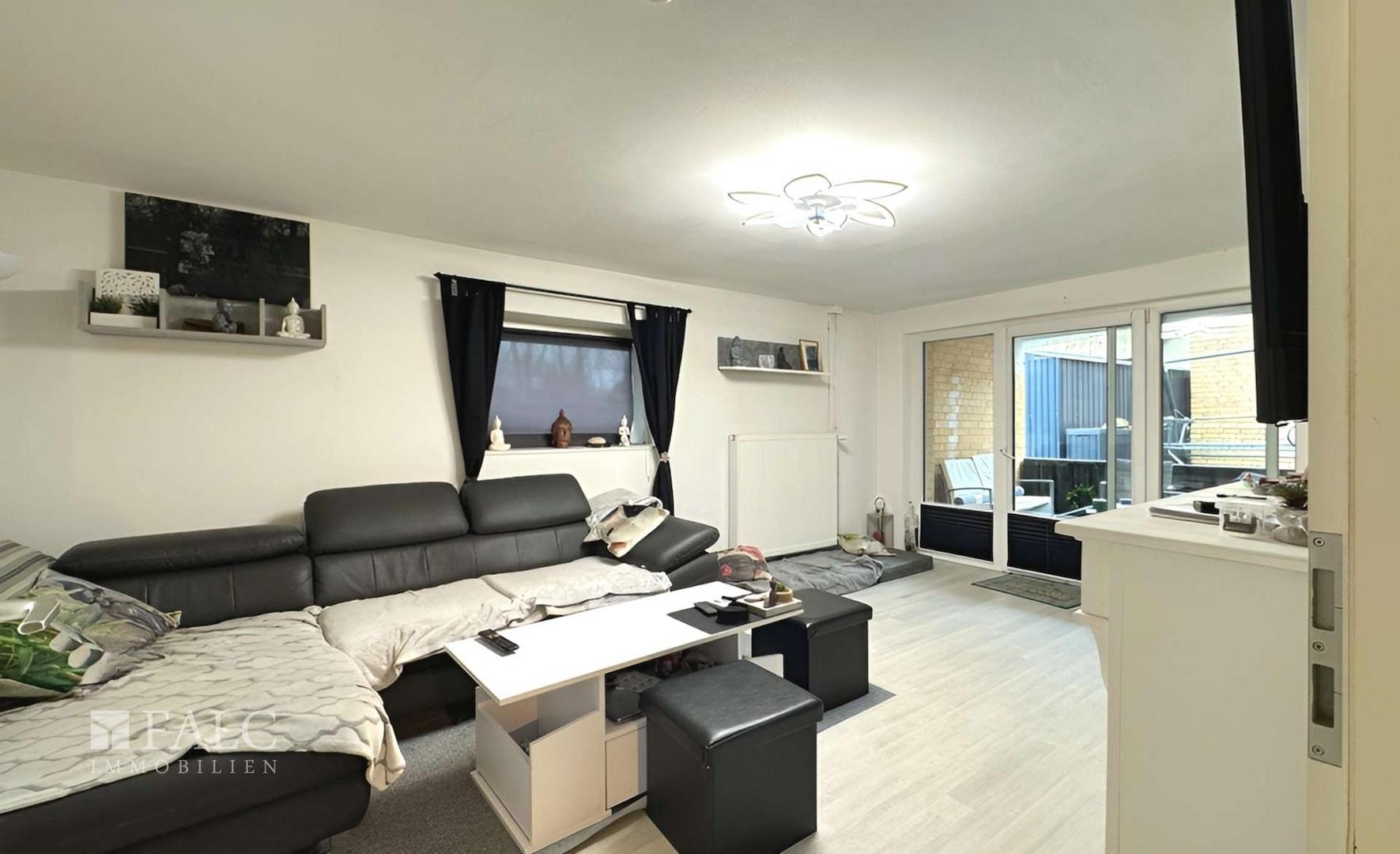 Wohnzimmer KG
