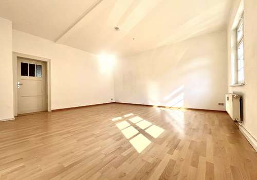 Großzügiges Wohnzimmer