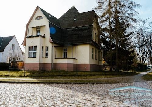 Seitenansicht Haus