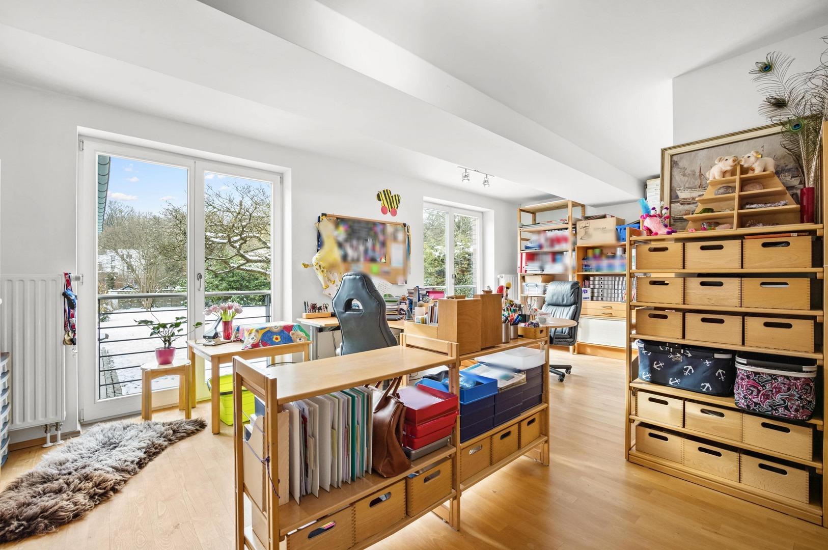 Büro/Schlafzimmer im Hochparterre