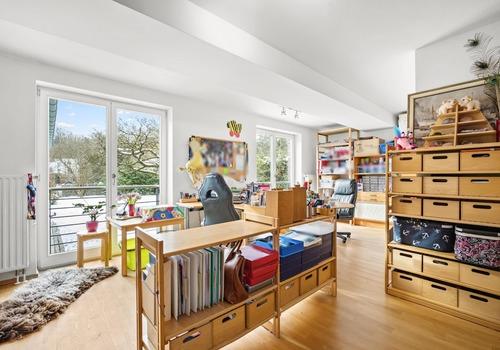 Büro/Schlafzimmer im Hochparterre