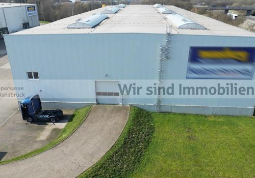Tor mit Einfahrt