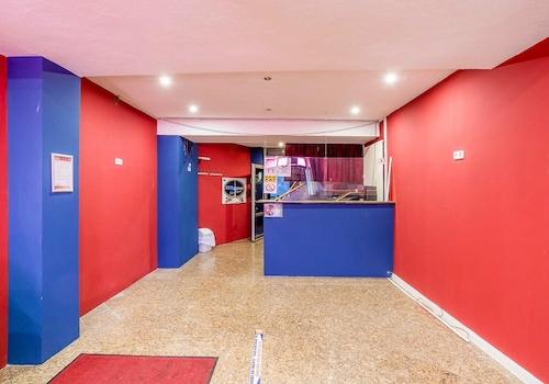 Raum 1 mit Tresen im EG