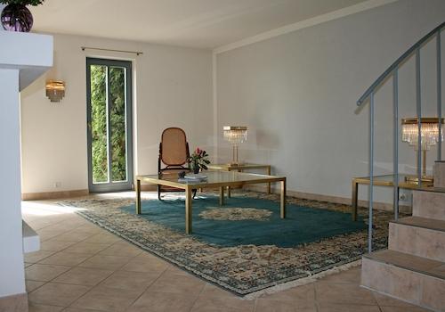 Geräumig: das Wohnzimmer 