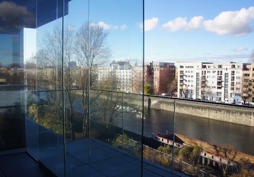 Glasfaltwand geschlossen