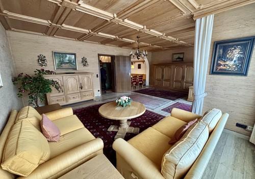 Wohnzimmer mit Eßbereich