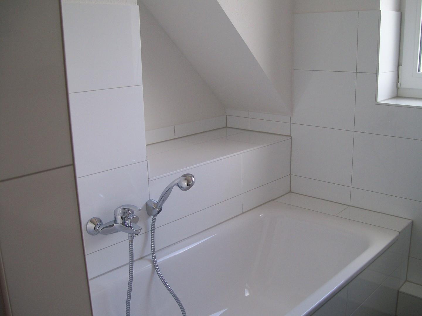 Badewanne mit Abseite