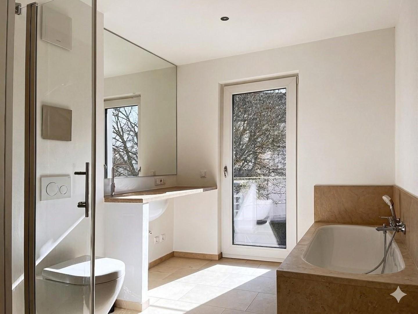 Whg. OG links-Tageslichtbad