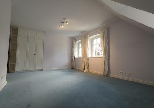 Kinder- bzw. Arbeitszimmer