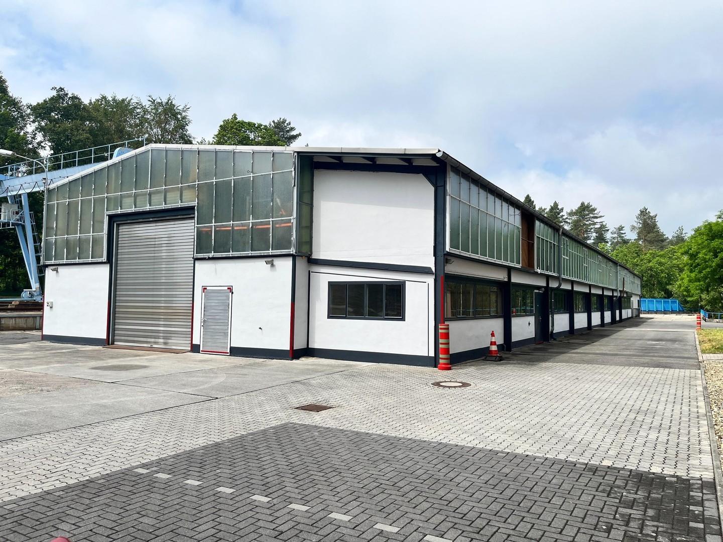 Halle - Gesamt 1.400m² 