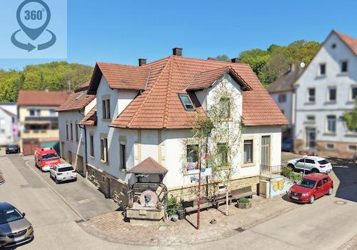 Straßenansicht