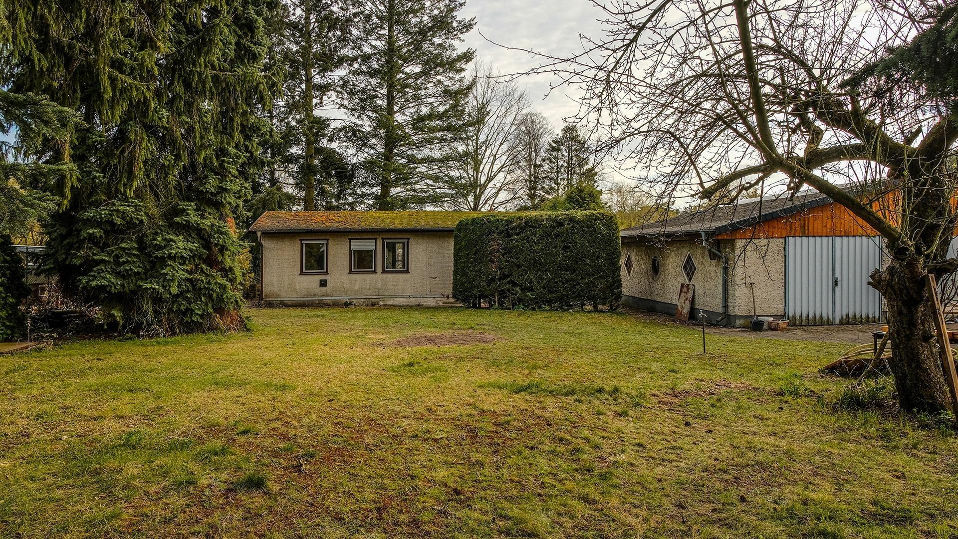 Bungalow + Garage