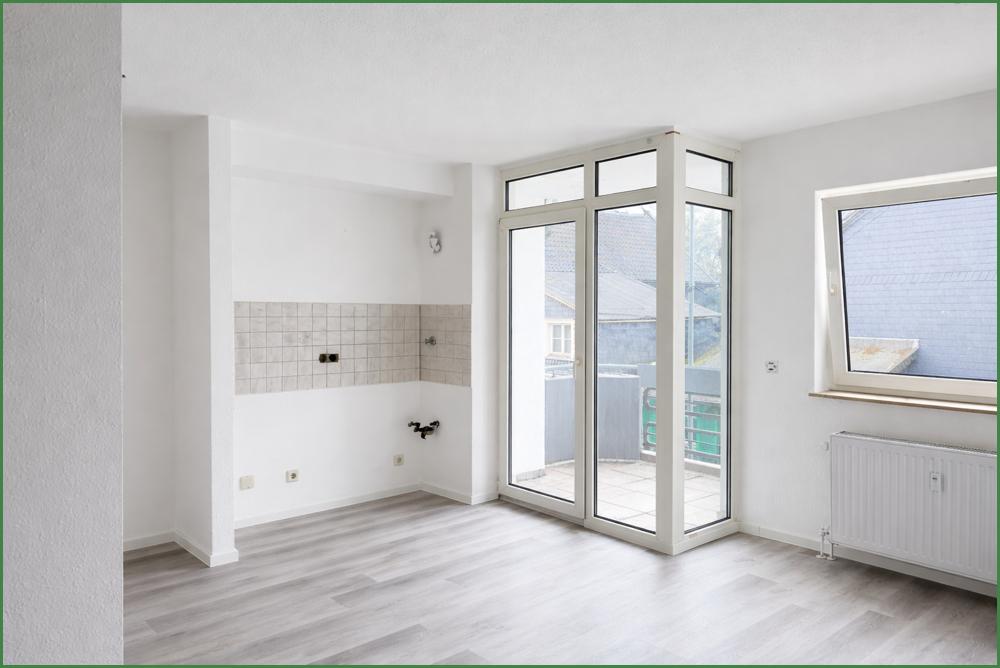 Zimmer mit Blick auf den Balkon