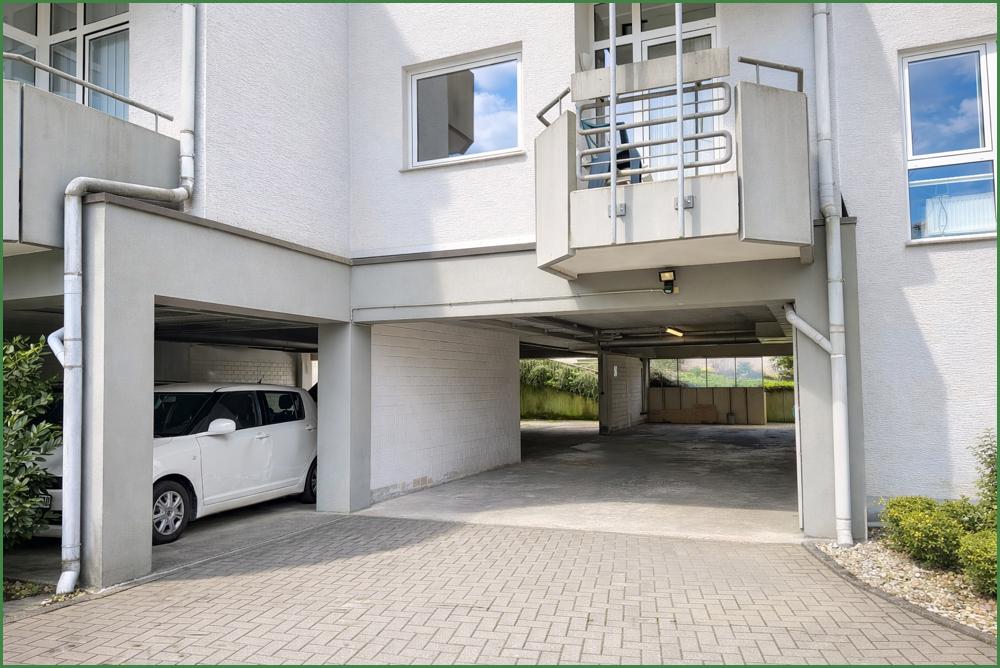 offene Tiefgarage