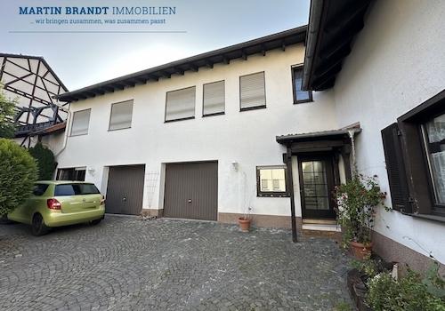 Garagen im Hof
