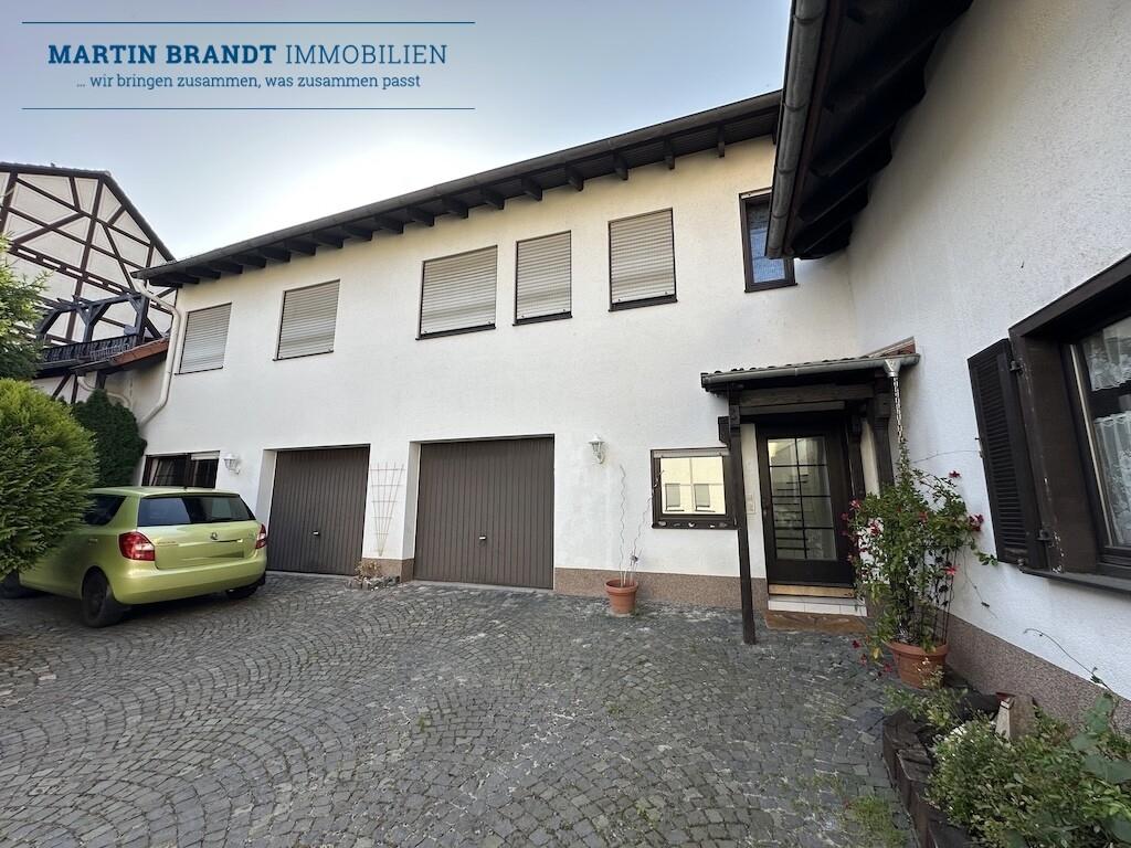 Garagen im Hof