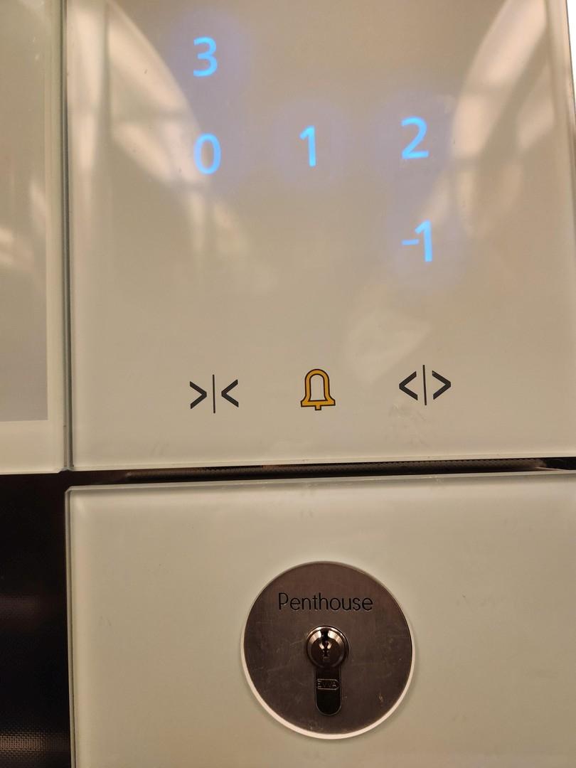Schlüsselschalter im Aufzug