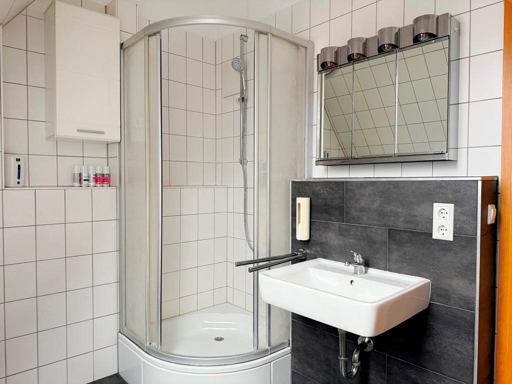 Bad Dusche