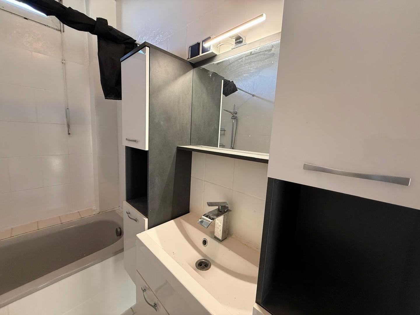 Badezimmer Erdgeschoss Becken