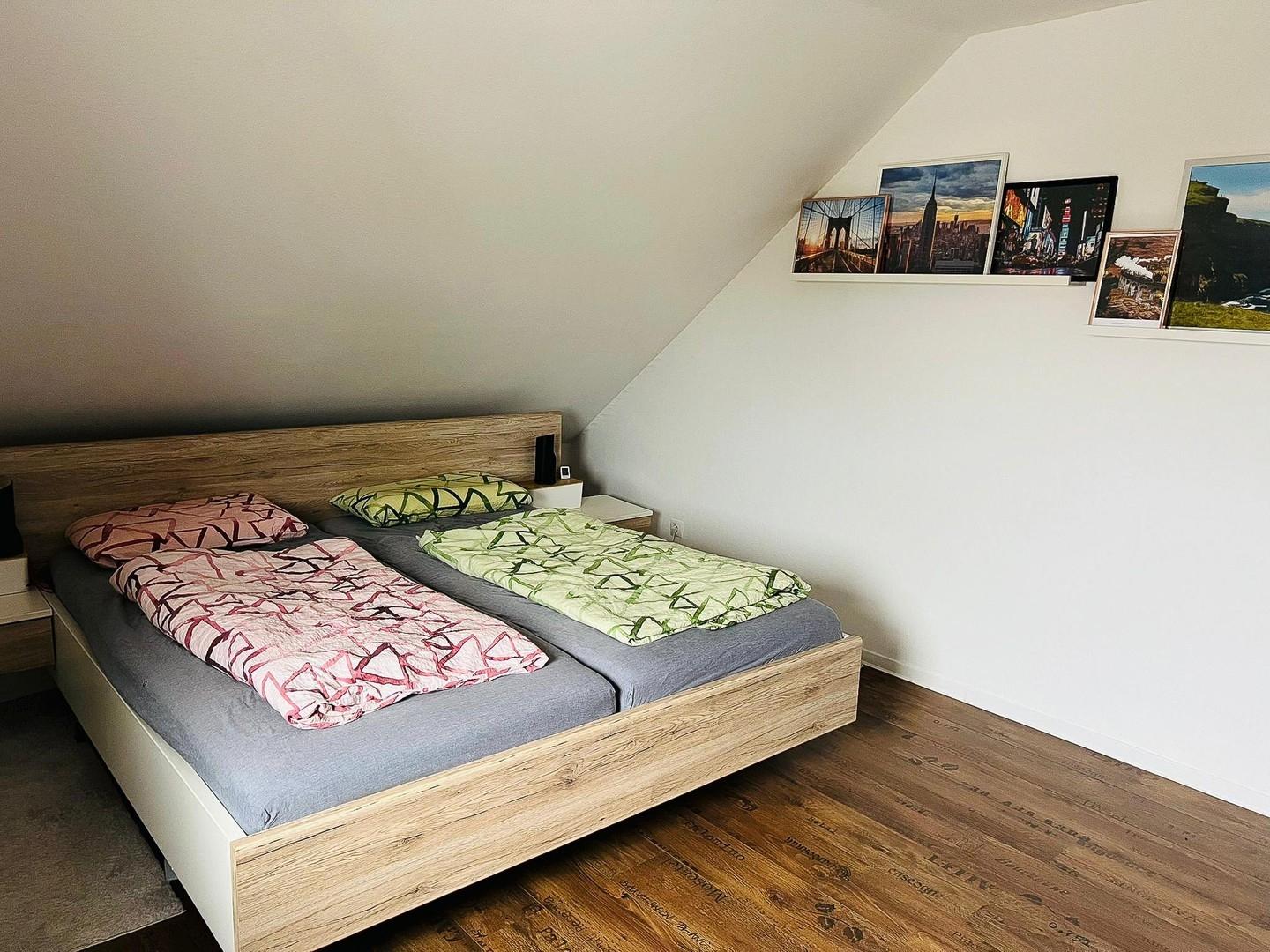 Schlafzimmer DG
