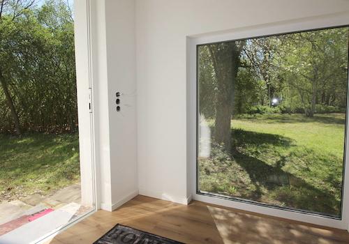 Entrée mit Panoramagartenblick