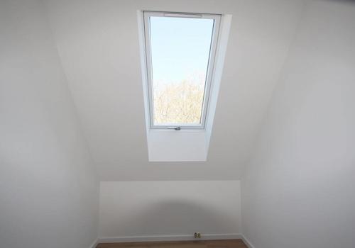 Sep. Ankleidezimmer des gr. Schlafzimmers OG