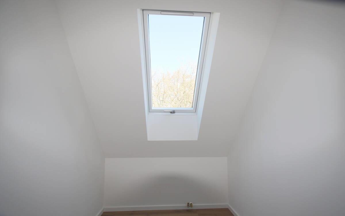 Sep. Ankleidezimmer des gr. Schlafzimmers OG