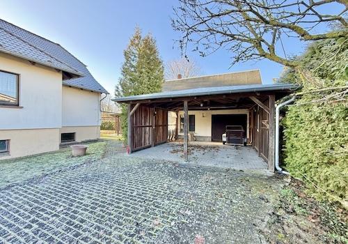 Carport & Garage