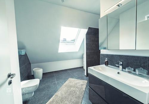 2. Badezimmer Dachgeschoss