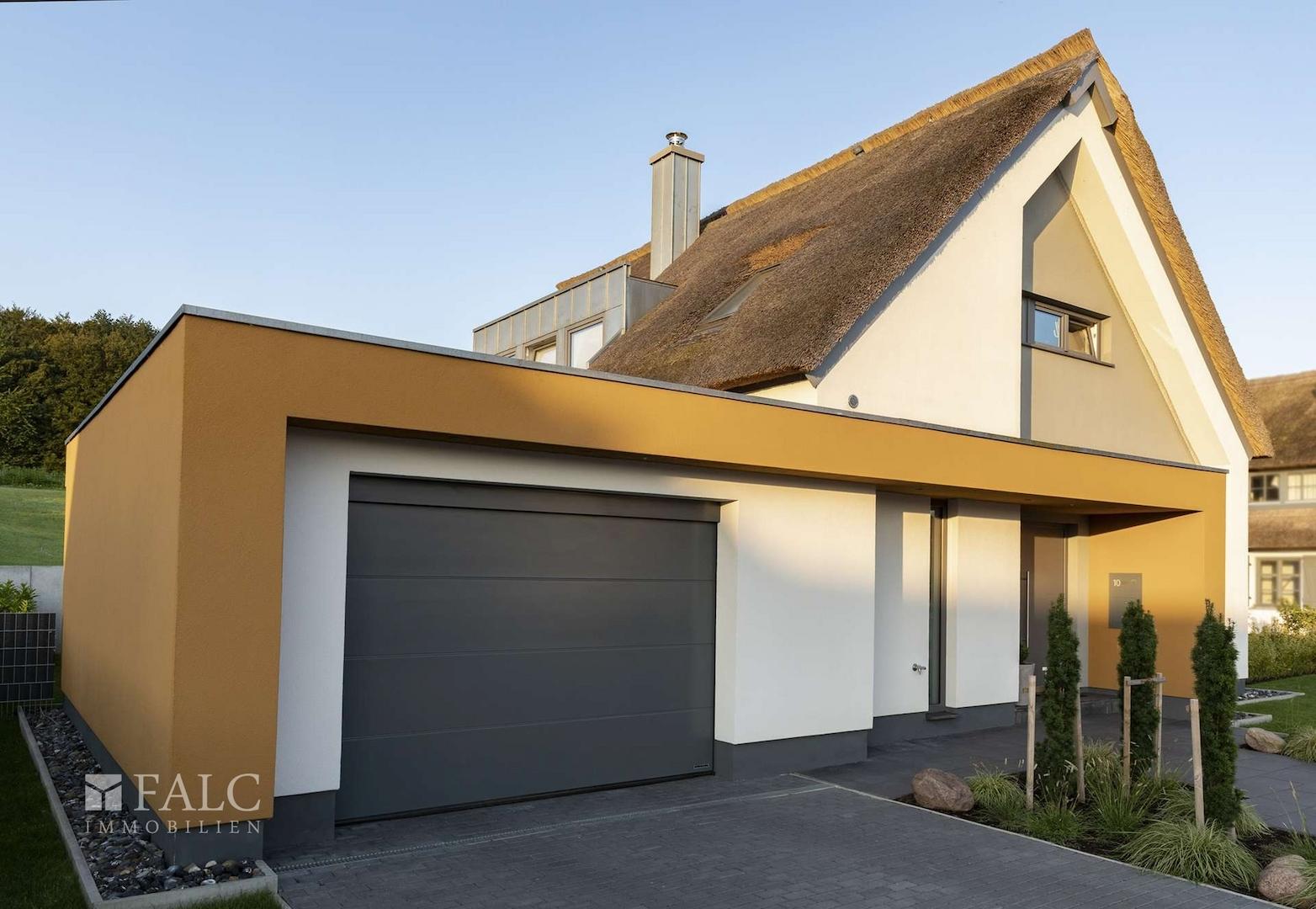 Einfahrt Garage