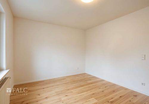 Zimmer 2 EG: Raumperspektive / Renovierungsvorschlag - (KI generiert)