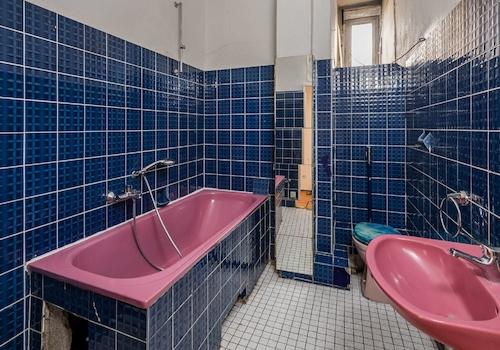 Bad mit Wanne