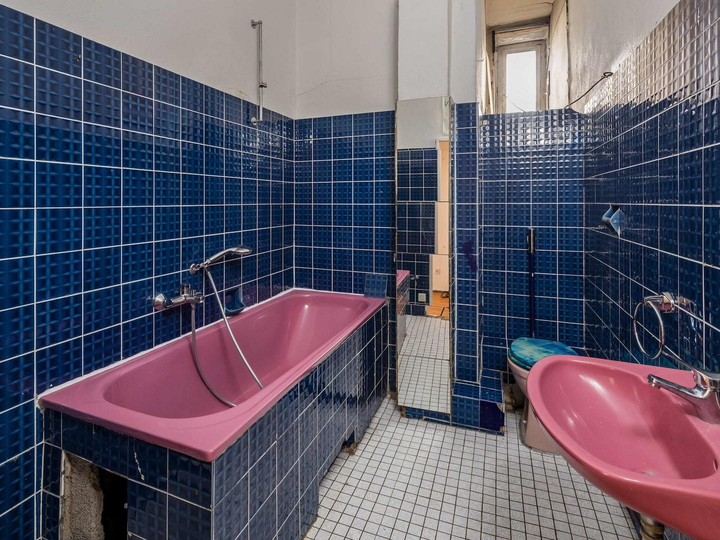 Bad mit Wanne
