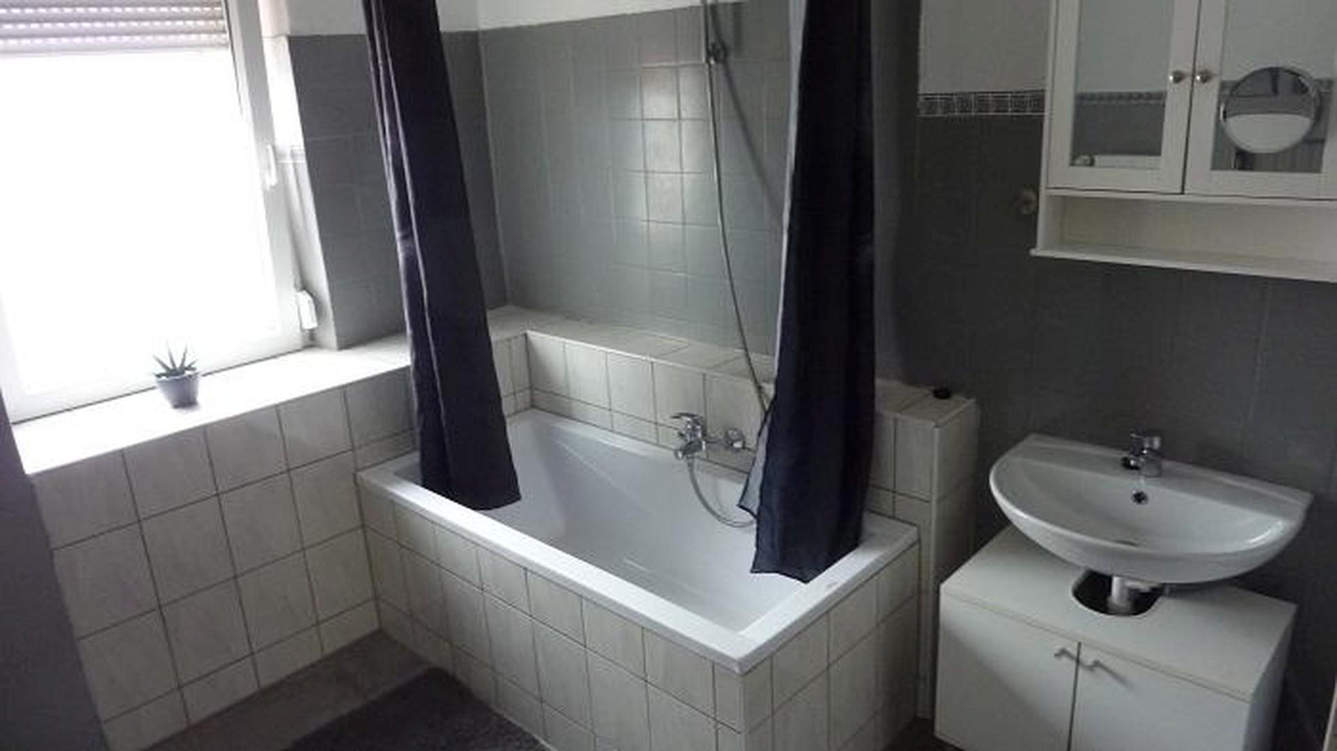Wohnung 1 OG Bad