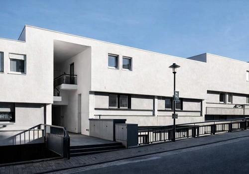 Frontansicht der Wohnanlage